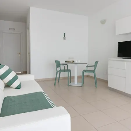 Residenza Excelsior - Bilocali Piano Terra Apartment Marina Di Montenero Exterior photo