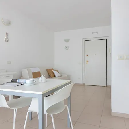 Residenza Excelsior - Bilocali Piano Terra Apartment Marina Di Montenero Exterior photo