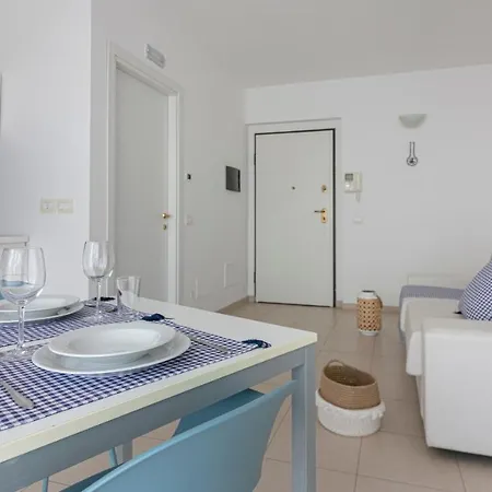 Residenza Excelsior - Bilocali Piano Terra Apartment Marina Di Montenero Exterior photo