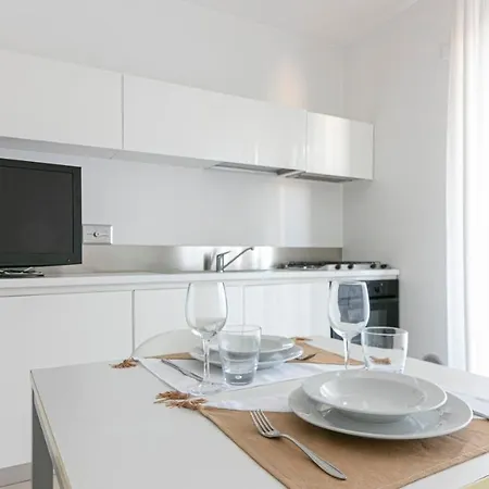Residenza Excelsior - Bilocali Piano Terra Apartment Marina Di Montenero Exterior photo
