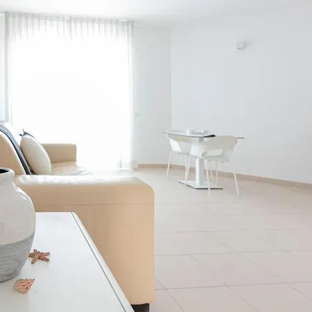 Residenza Excelsior - Bilocali Piano Terra Apartment Marina Di Montenero Exterior photo