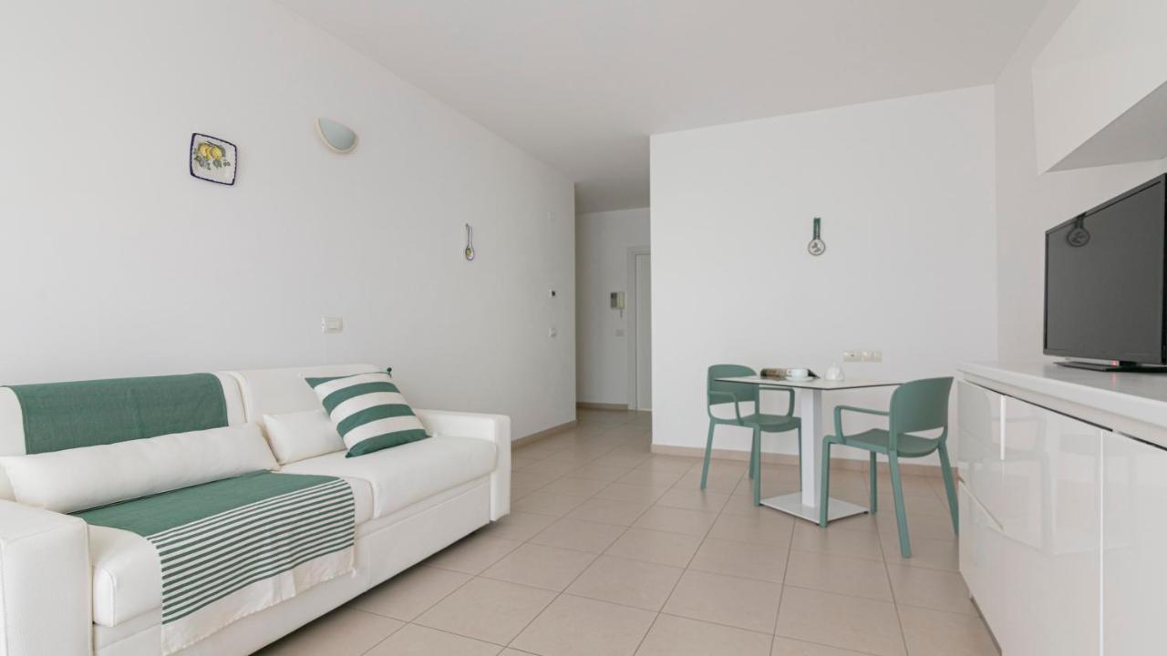 Residenza Excelsior - Bilocali Piano Terra * Marina Di Montenero